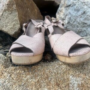 Women's Beige Sandals